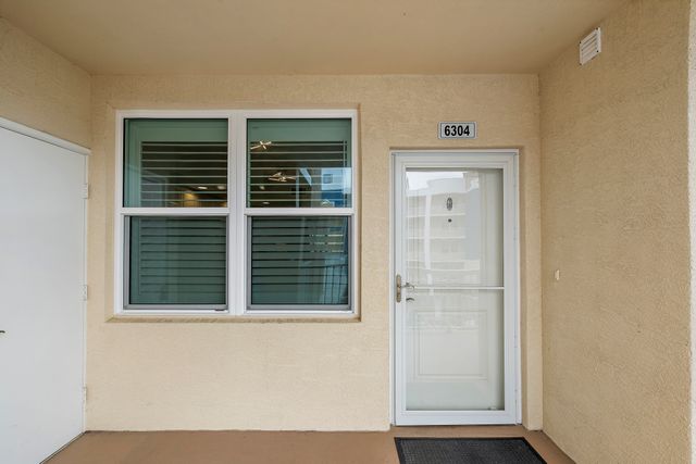 Exterior and Interior Photos 960 Starkey Rd #6304, Largo, FL 33771, USA-2