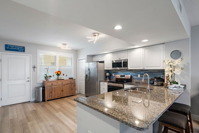 Exterior and Interior Photos 960 Starkey Rd #6304, Largo, FL 33771, USA-4