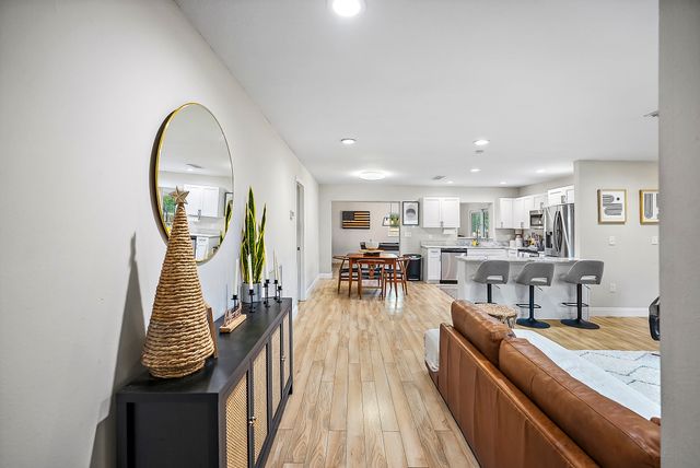 Exterior and Interior Photos 739 Murphy Ave N, St. Petersburg, FL 33703, USA-2