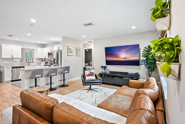 Exterior and Interior Photos 739 Murphy Ave N, St. Petersburg, FL 33703, USA-3