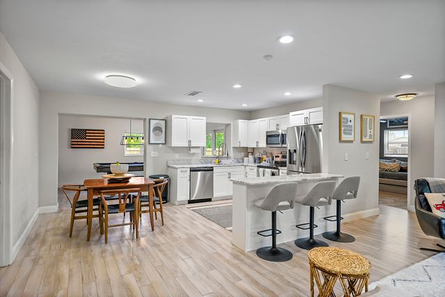 Exterior and Interior Photos 739 Murphy Ave N, St. Petersburg, FL 33703, USA-7