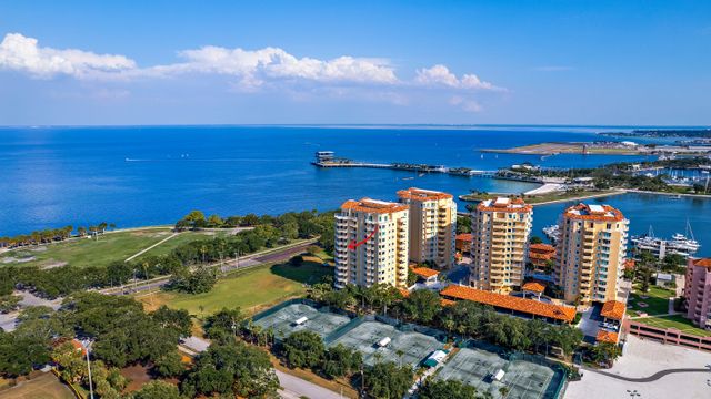 Drone Photos With Arrows - 555 5th Ave NE, St. Petersburg, FL 33701, USA #814-3