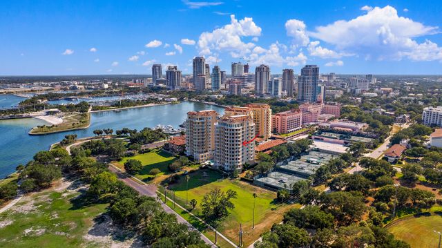 Drone Photos With Arrows - 555 5th Ave NE, St. Petersburg, FL 33701, USA #814-5