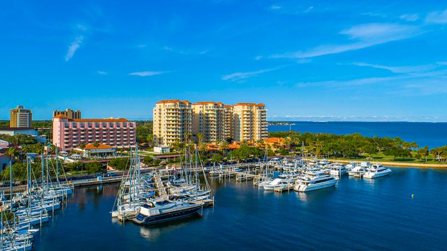 Drone Photos With Arrows - 555 5th Ave NE, St. Petersburg, FL 33701, USA #814-6