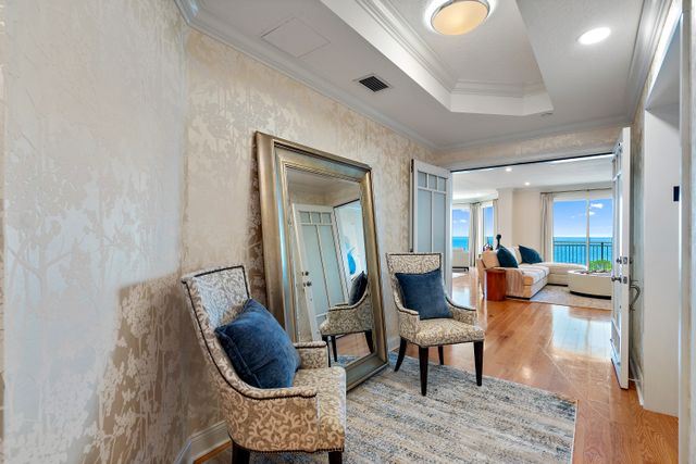 Listing Photos - 555 5th Ave NE, St. Petersburg, FL 33701, USA #814-1