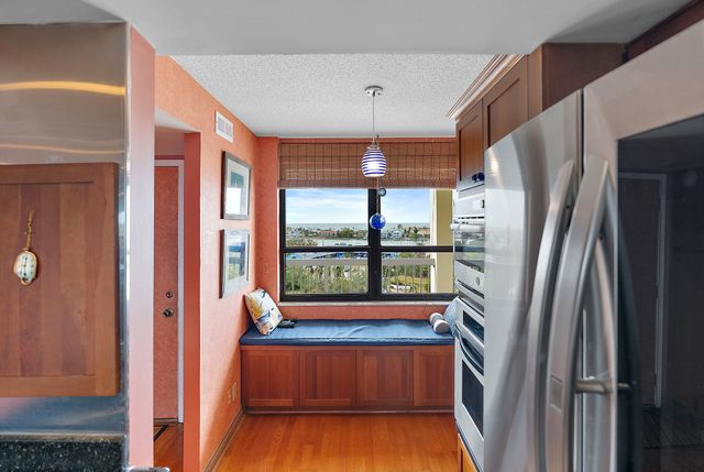 Exterior and Interior Photos 9415 Blind Pass Rd, St Pete Beach, FL 33706, USA-4