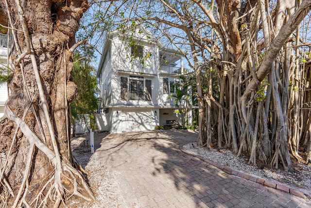 Exterior and Interior Photos 122 White Ave, Anna Maria, FL 34216, USA-1