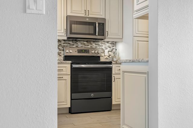 200 Woodette Dr, Dunedin, FL 34698, USA -22