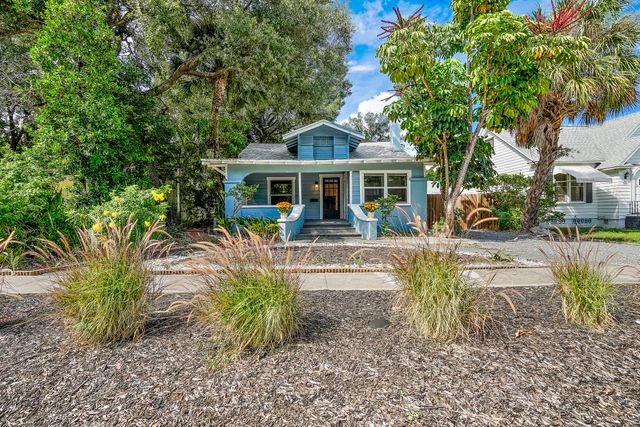 Exterior and Interior Photos 2111 Burlington Ave N, St. Petersburg, FL 33713, USA-1