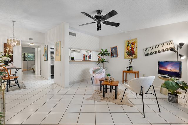 Exterior and Interior Photos 2420 Winding Creek Blvd, Clearwater, FL 33761, USA-3