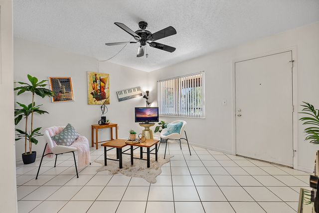 Exterior and Interior Photos 2420 Winding Creek Blvd, Clearwater, FL 33761, USA-4