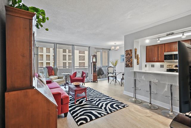 Exterior and Interior Photos 470 3rd St S, St. Petersburg, FL 33701, USA 14