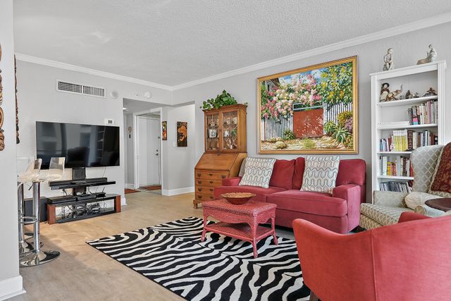 Exterior and Interior Photos 470 3rd St S, St. Petersburg, FL 33701, USA 17