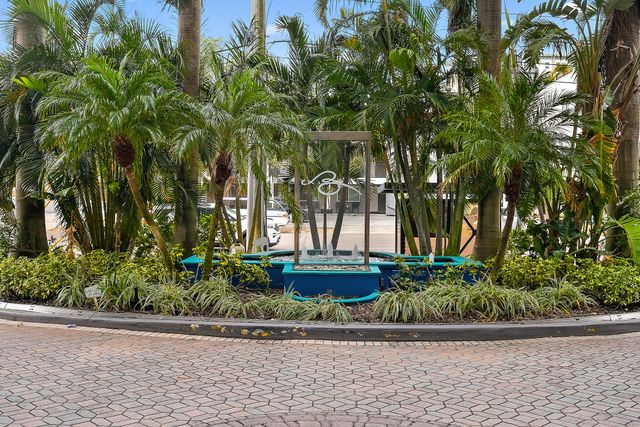 Exterior and Interior Photos 470 3rd St S, St. Petersburg, FL 33701, USA 2