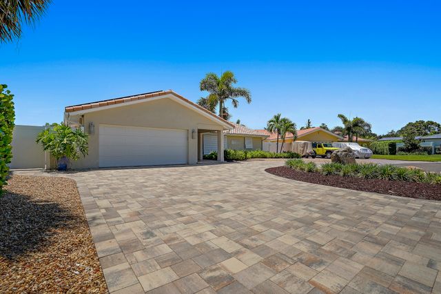 Exterior and Interior Photos 4329 40th St S, St. Petersburg, FL 33711, USA -1