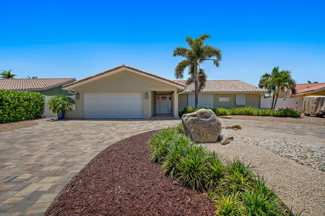 Exterior and Interior Photos 4329 40th St S, St. Petersburg, FL 33711, USA -2