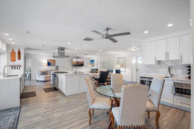Exterior and Interior Photos 4329 40th St S, St. Petersburg, FL 33711, USA -4