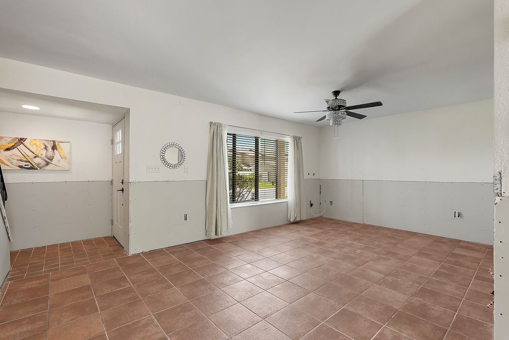 Listing Photos-4