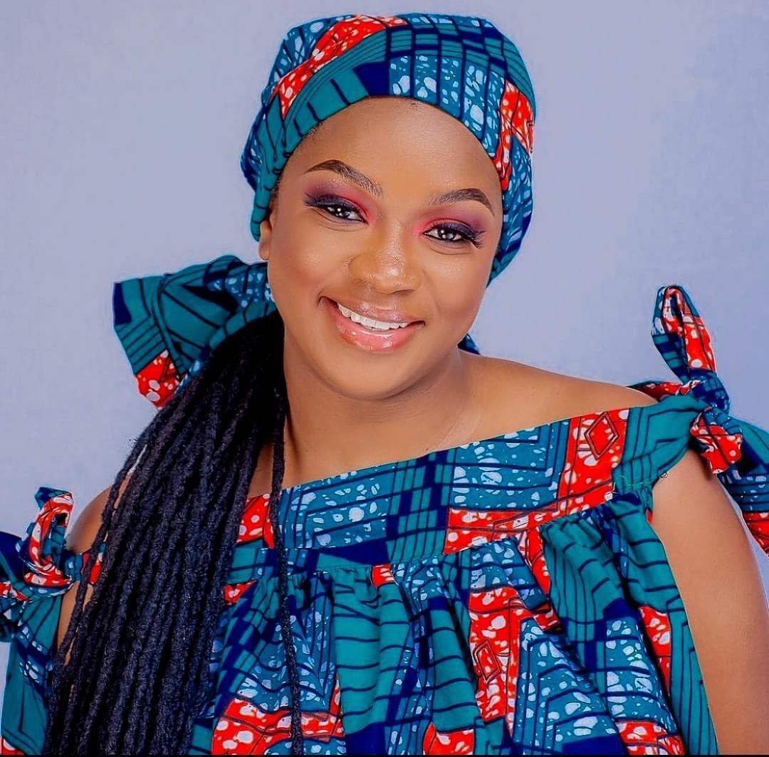 Feli Nandi Features The Unveiled On Mubayei