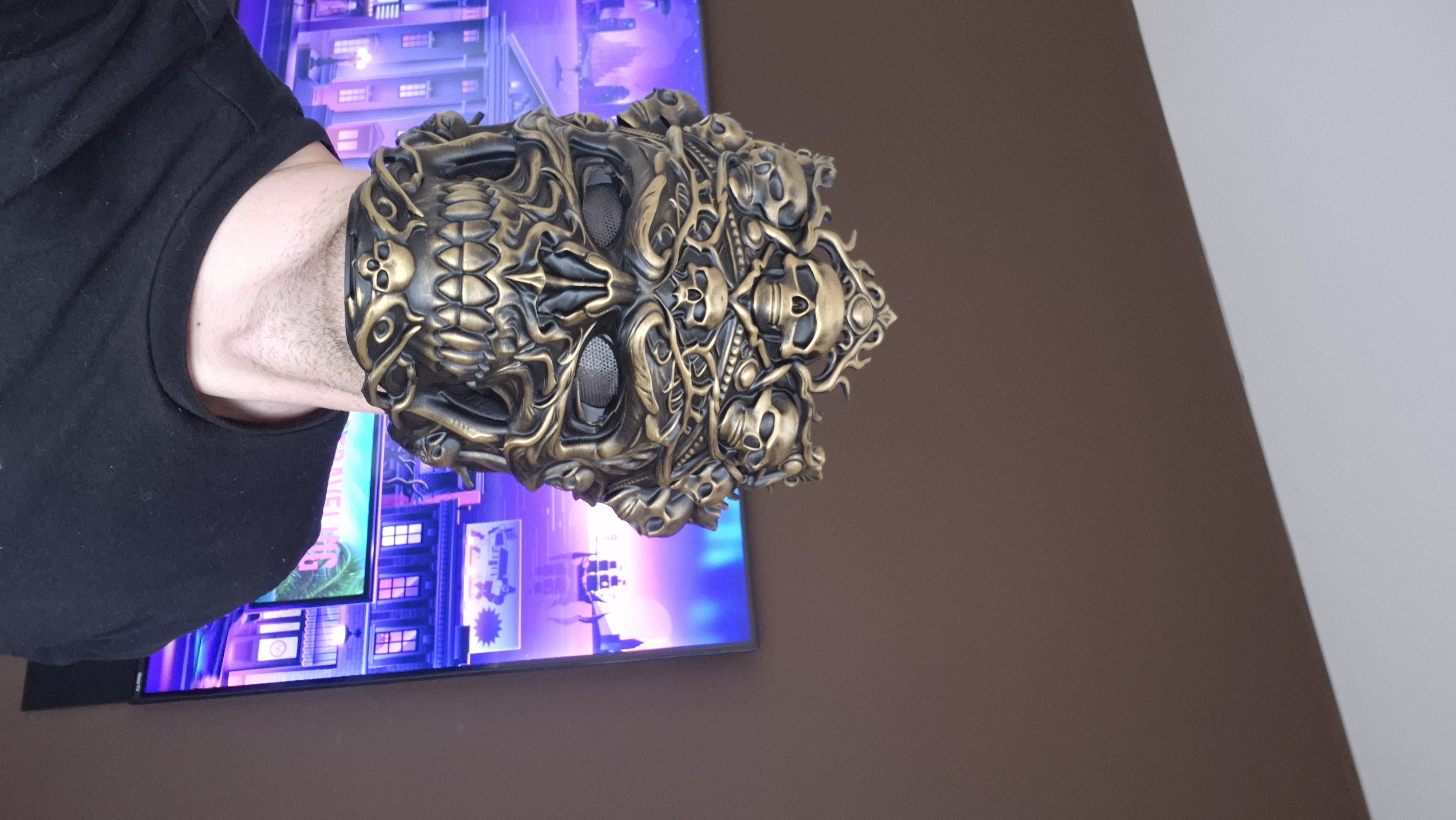 Wearable King of Darkness mask image 4