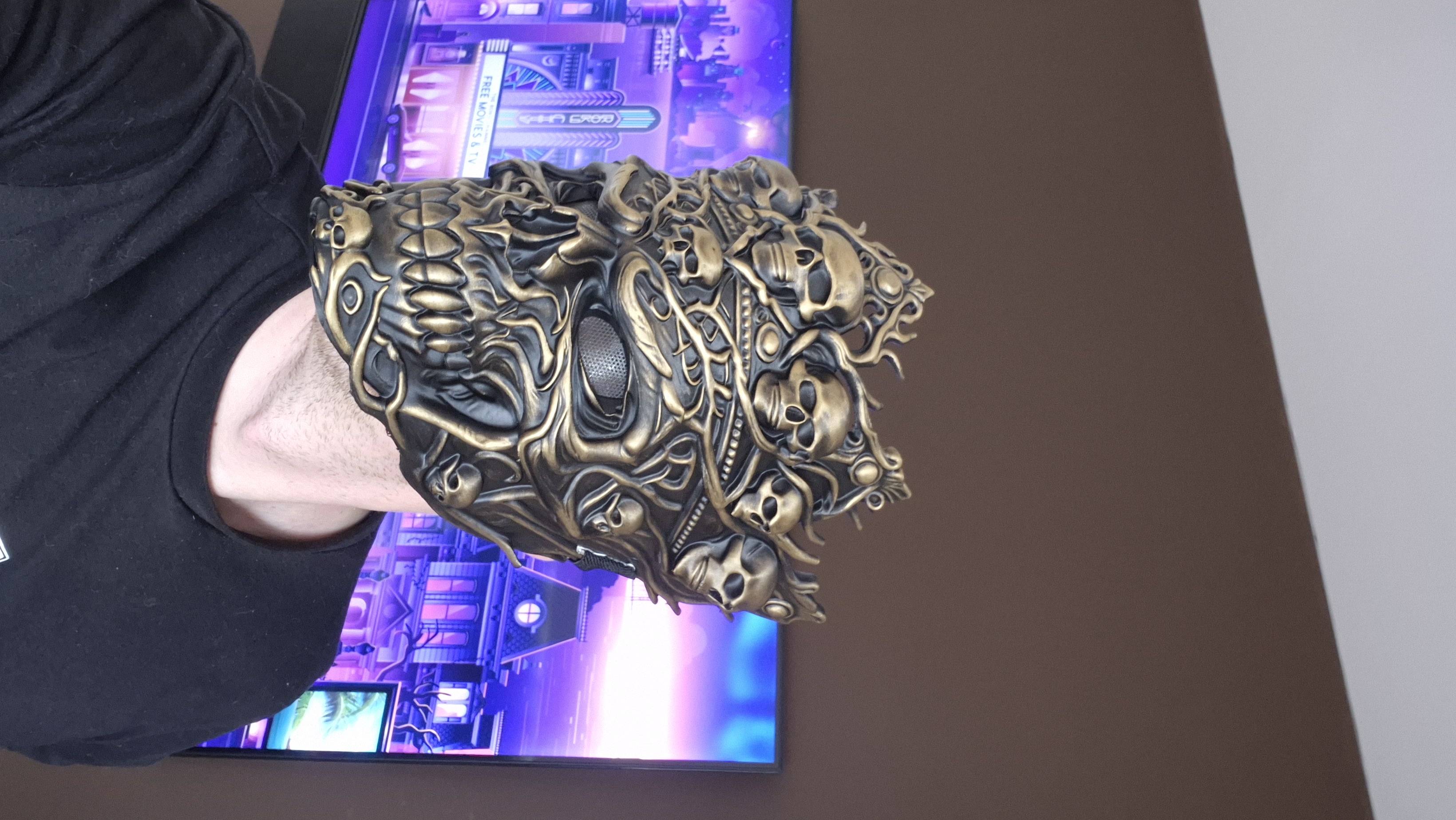 Wearable King of Darkness mask image 5