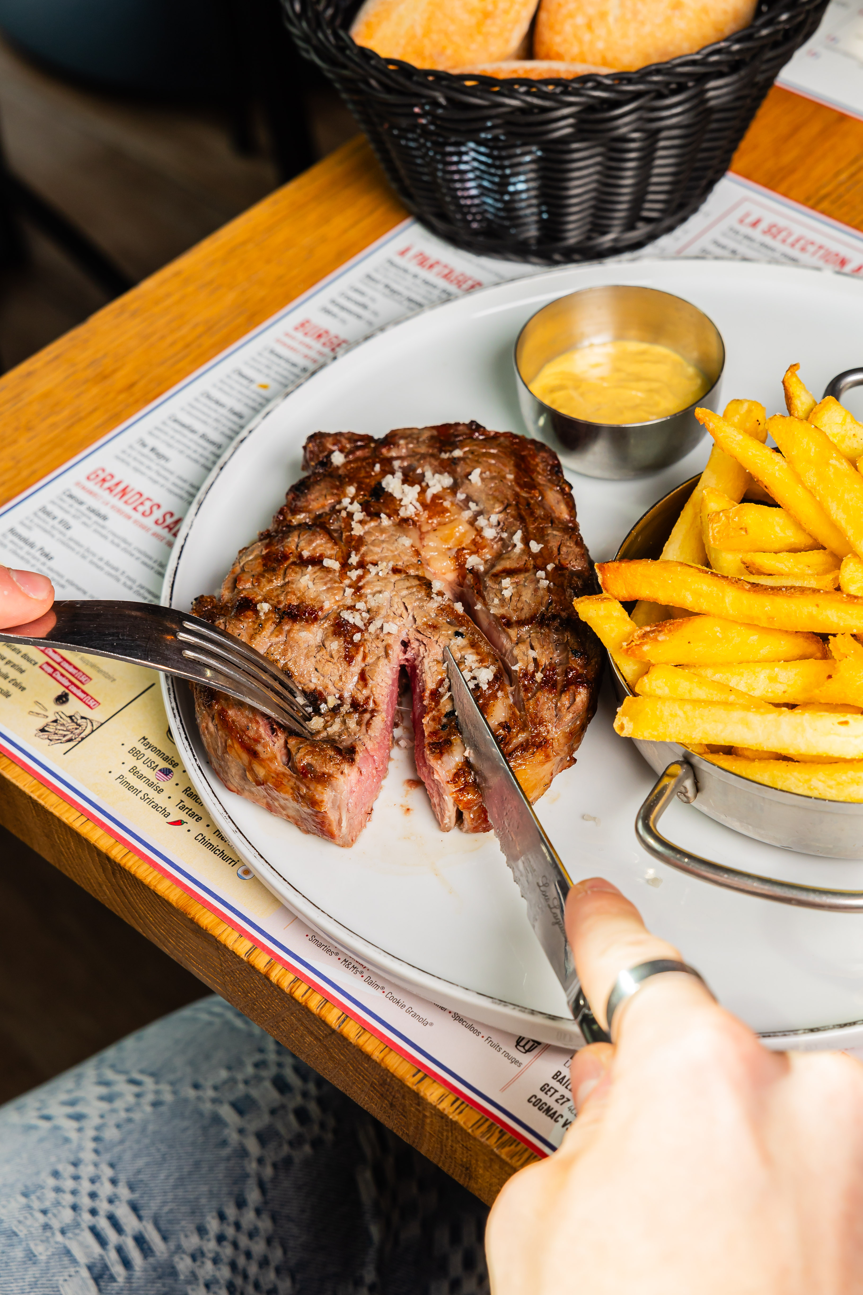 AMERICAN STEAK HOUSE SERVON 6
