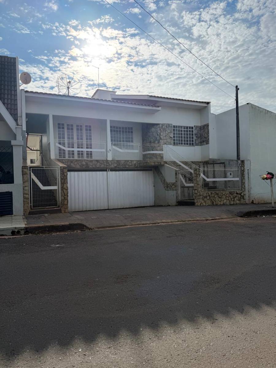 Casa com 3 quartos, Vila Bernardino Bogo - Mandaguaçu