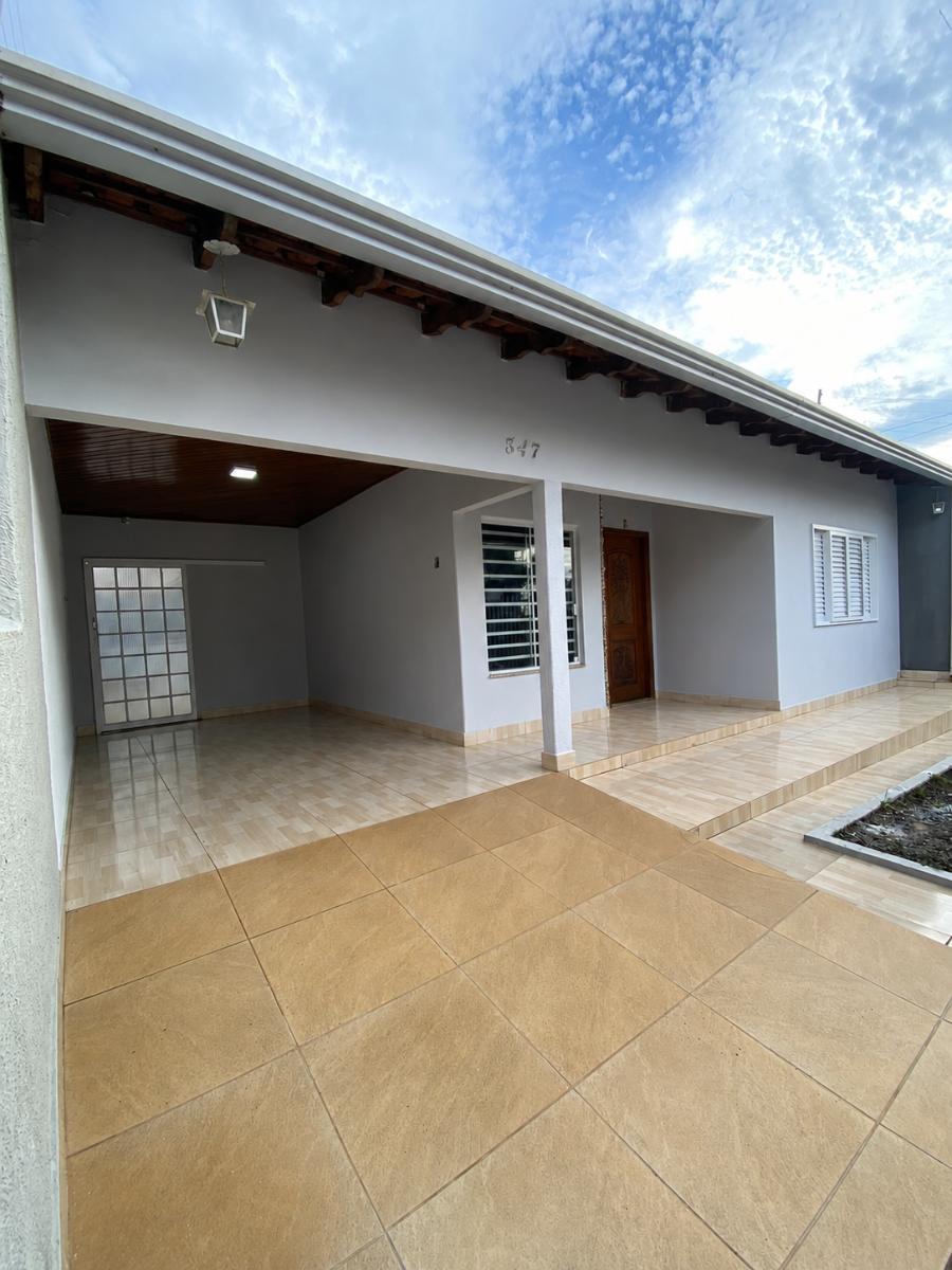 Casa com 3 quartos, Vila Knoll - Mandaguaçu