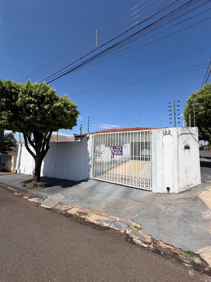 Casa com 3 quartos, CJ. Hiro Vieira - Mandaguaçu