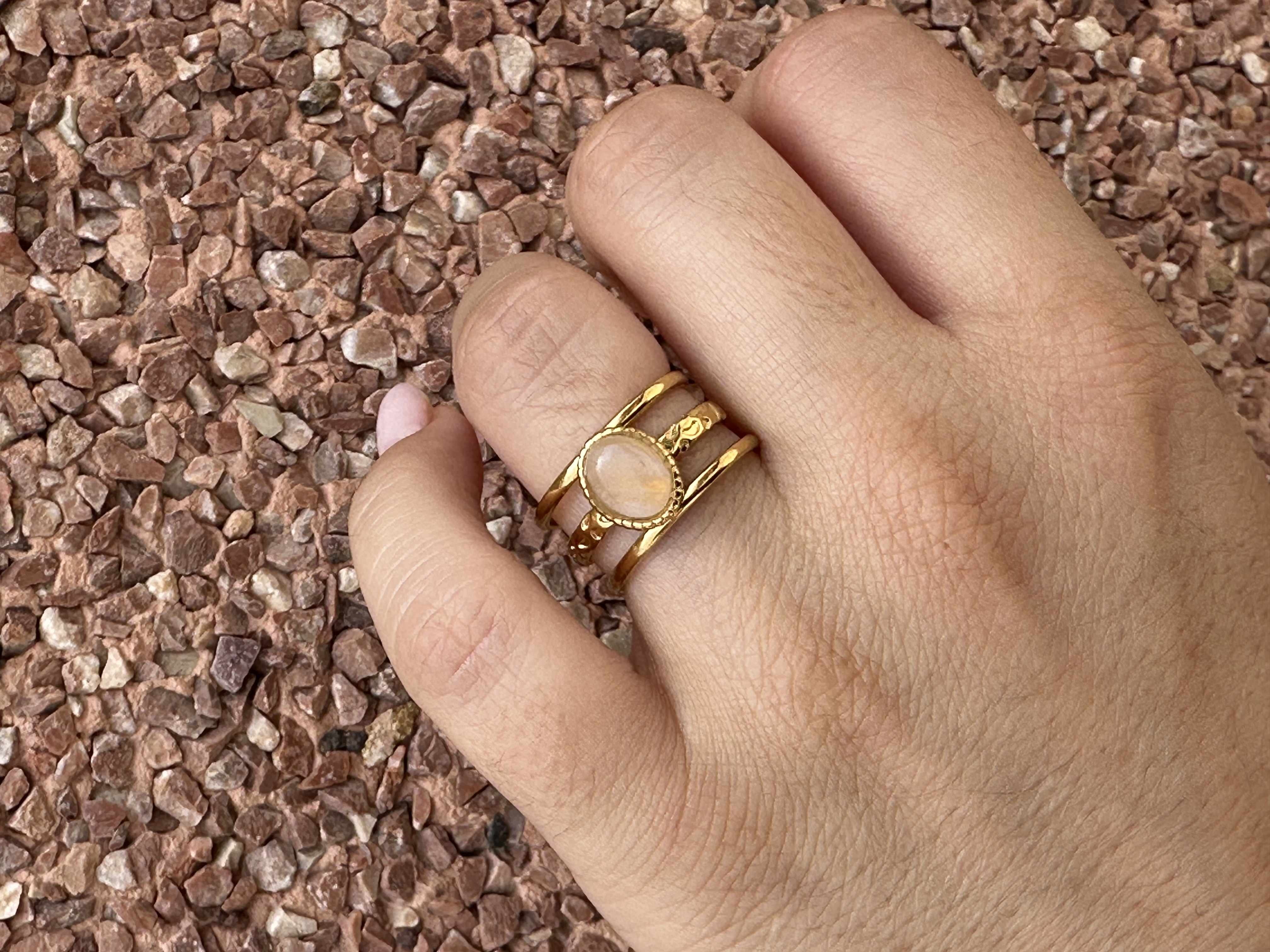 Producto Bella Bruja: Anillo cuarzo rosa