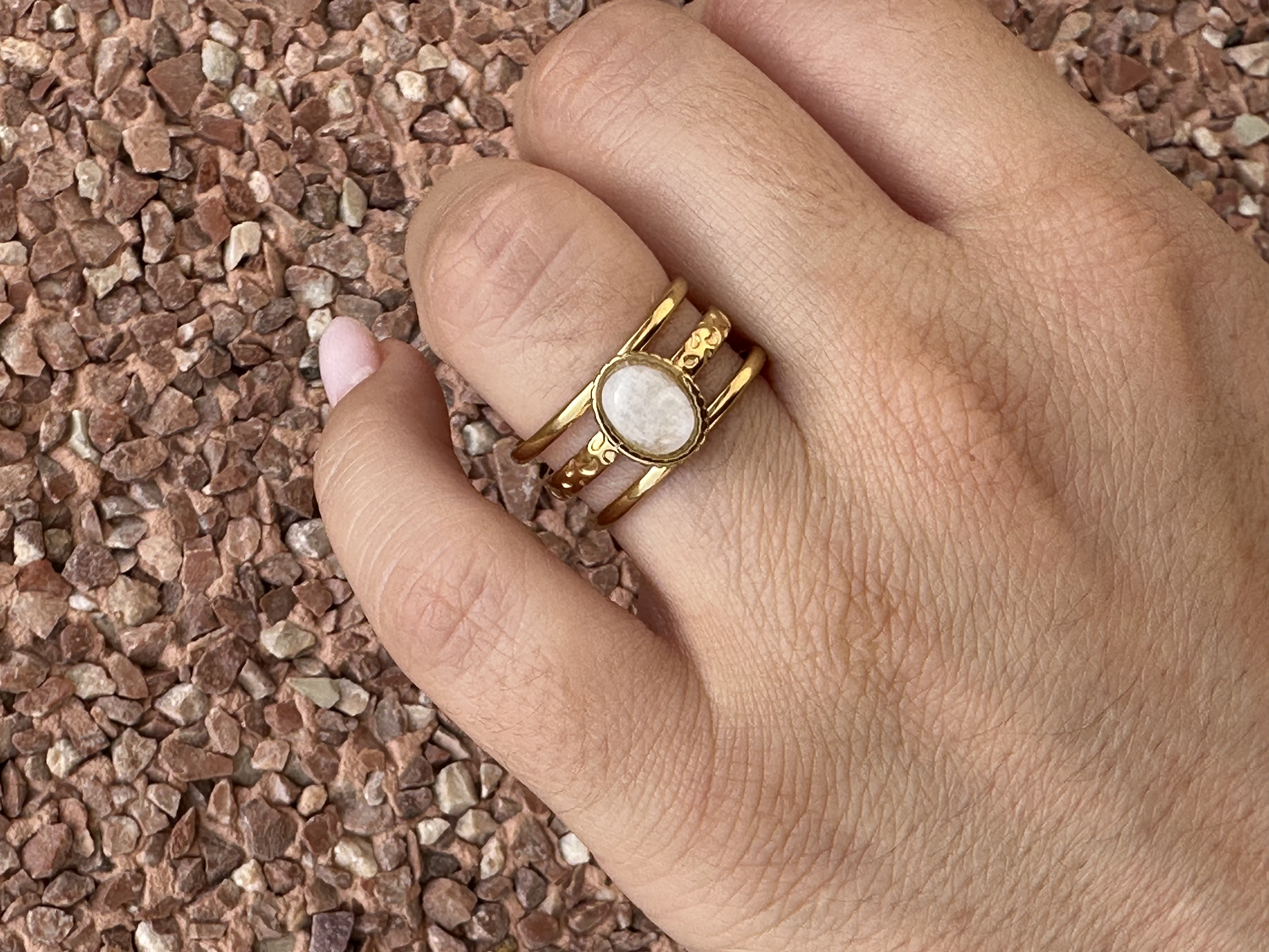Producto Bella Bruja: Anillo  piedra luna