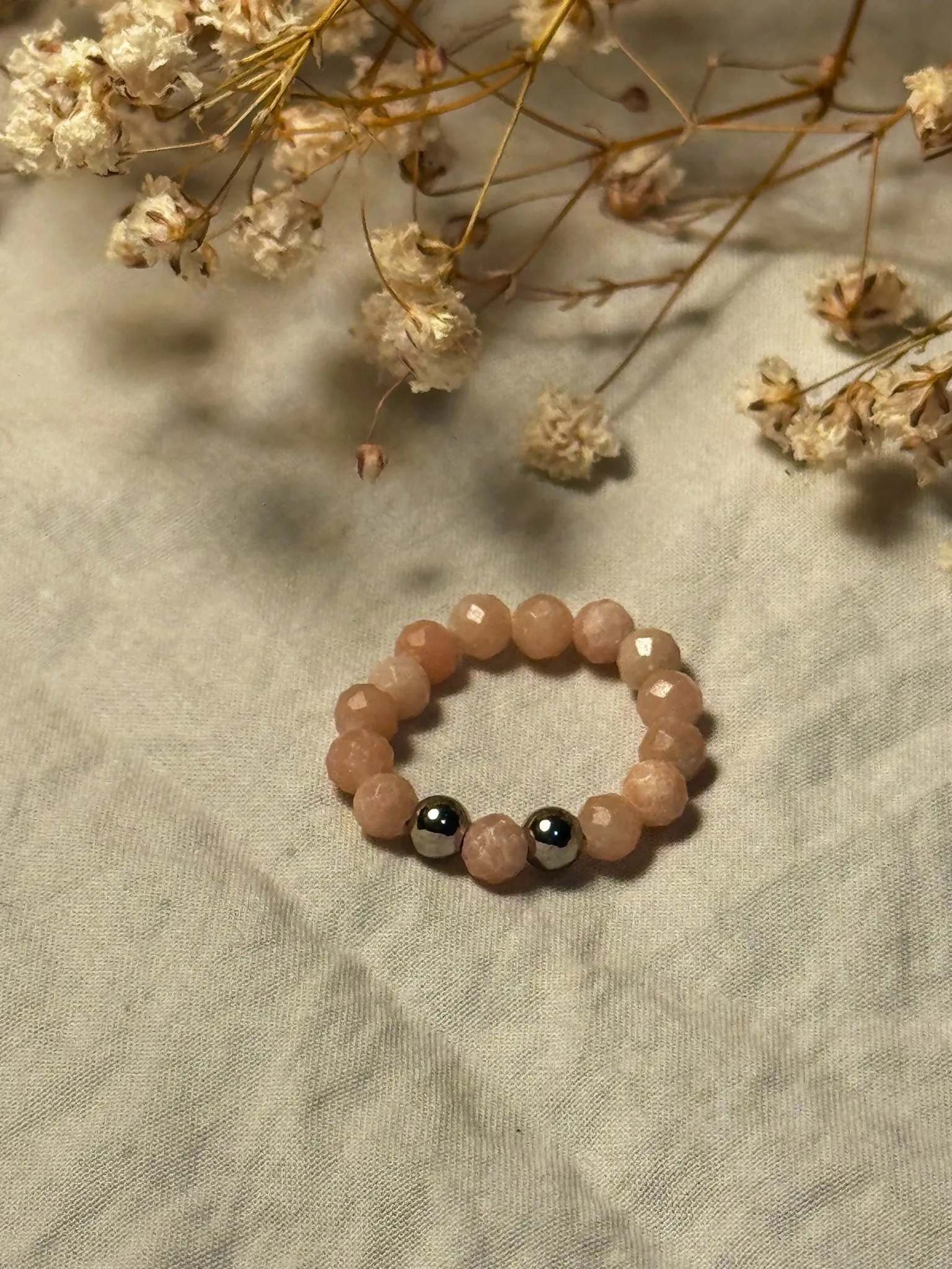 Producto Bella Bruja: Anillo Mineral Kunzita