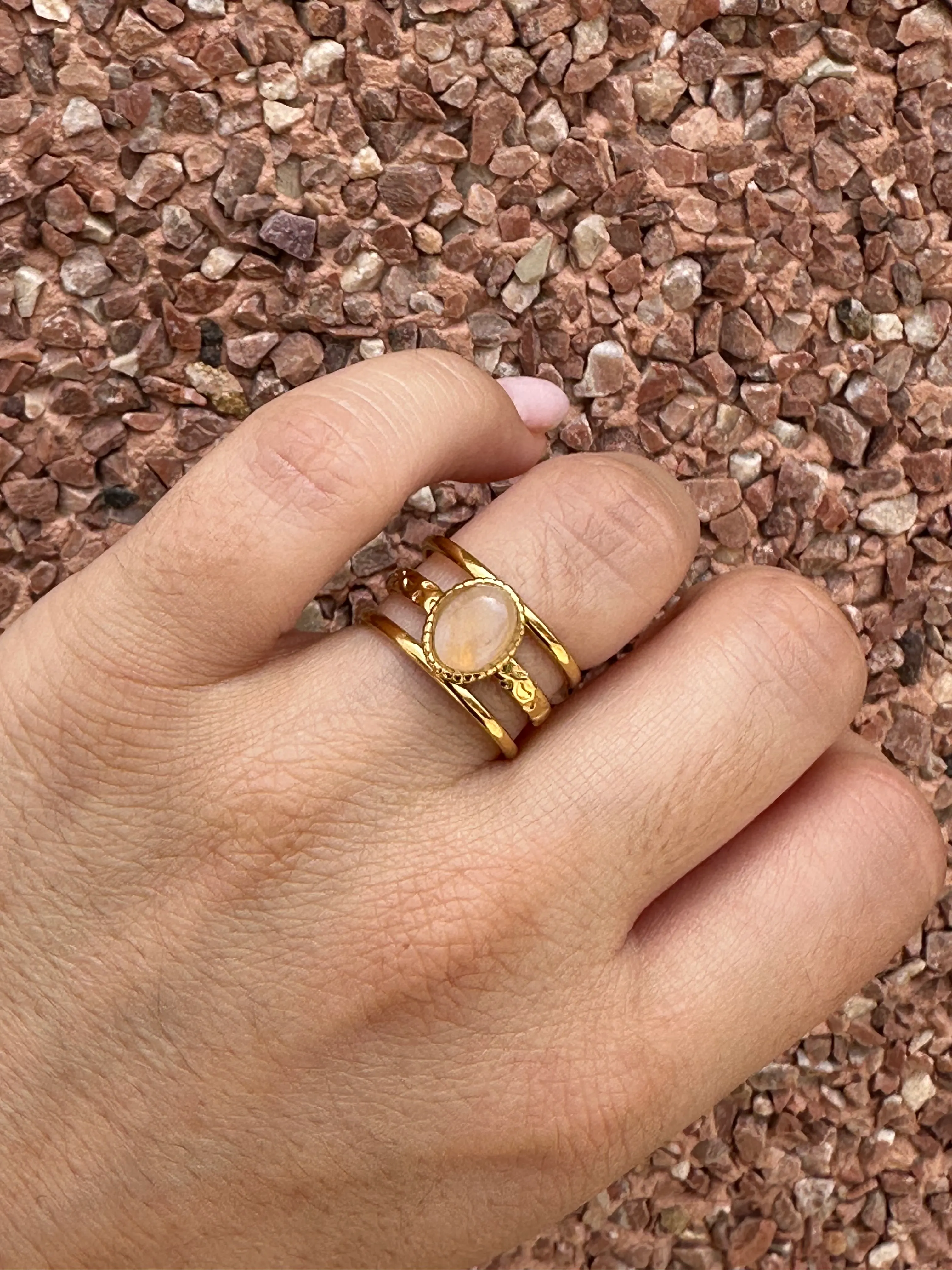 Producto Bella Bruja: Anillo cuarzo rosa