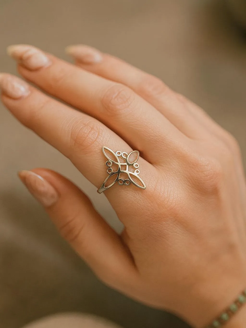Producto Bella Bruja: Anillo Nudo de Brujas Acero Inoxidable