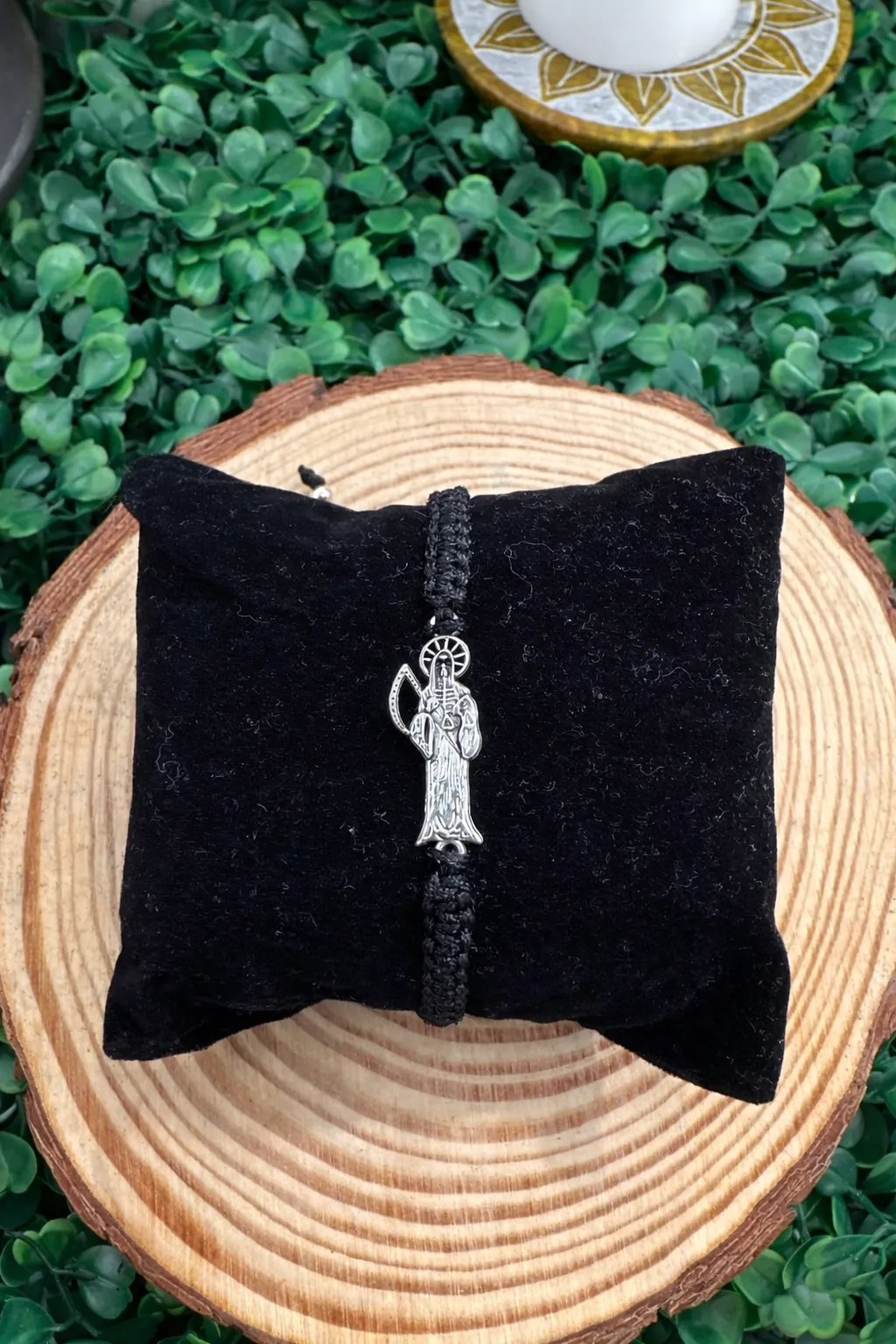 Producto Bella Bruja: Pulsera Santa Muerte Hilo Negro Protección Absoluta , Corte y Blindaje