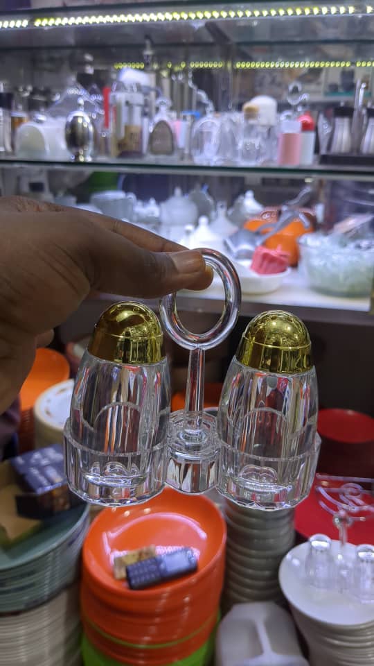 salt and pepper tins