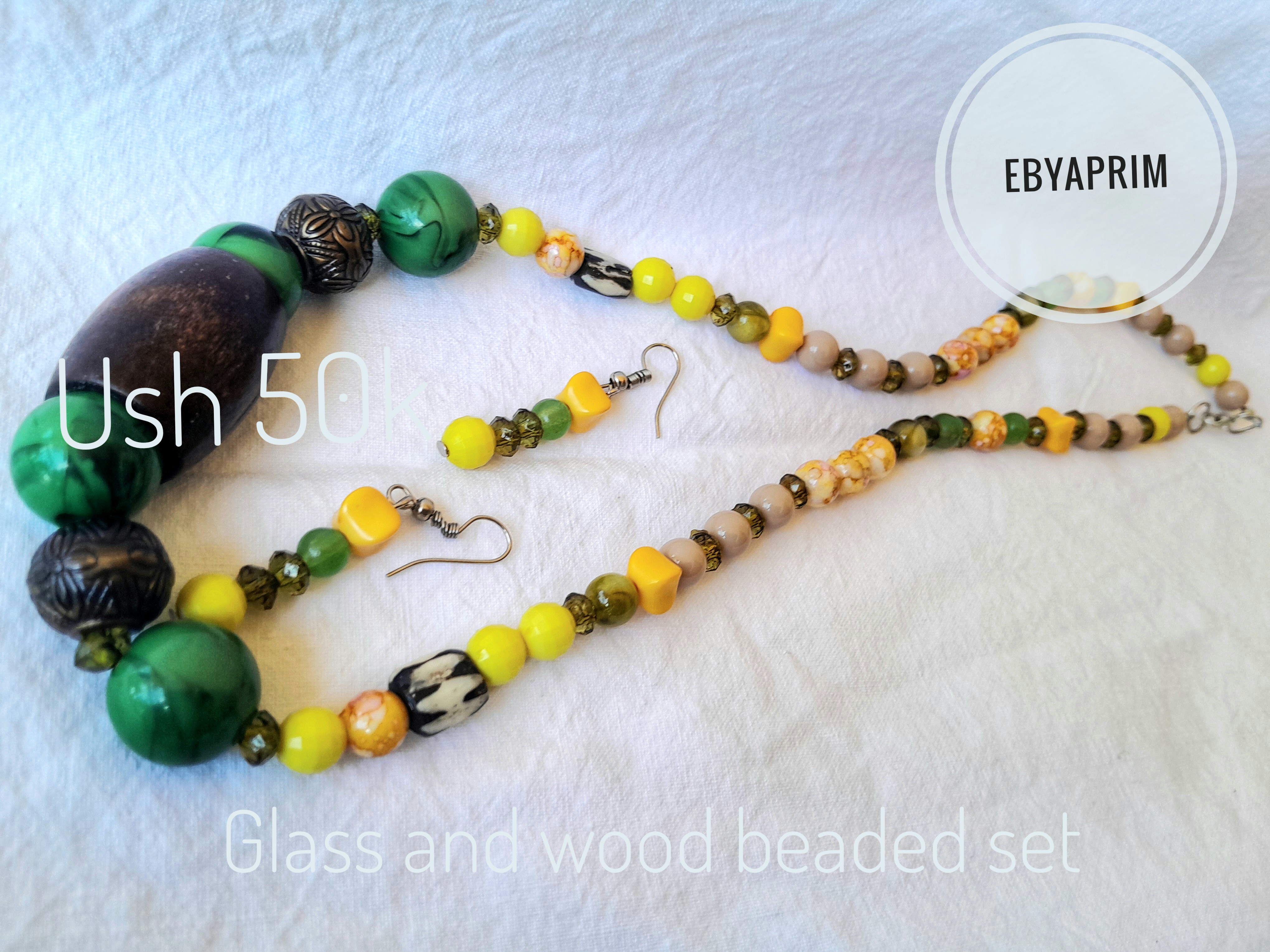 Green and yellow bead necklace set 