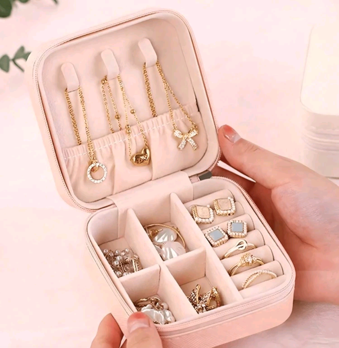 Small jewelry boxes 
