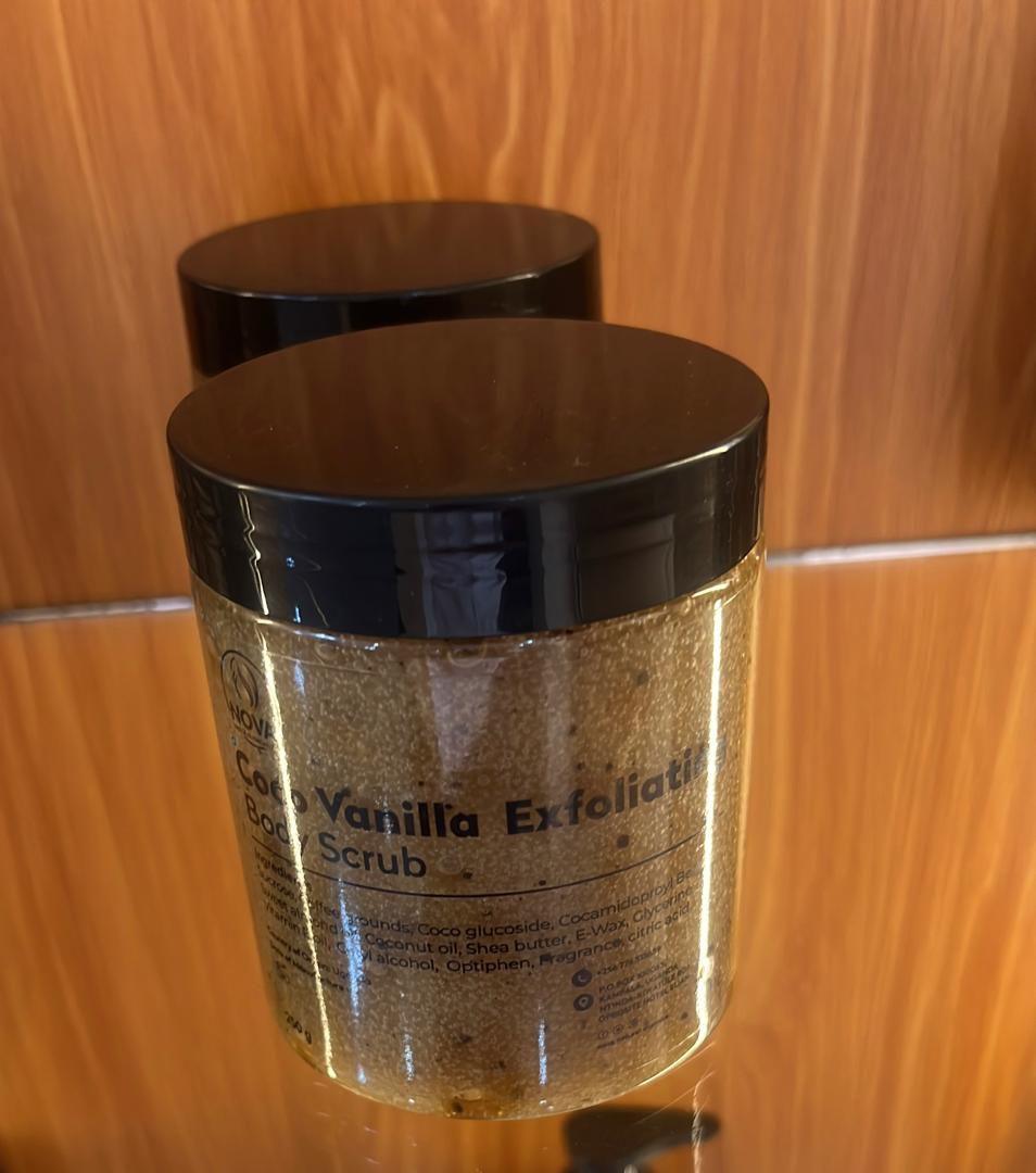 COCO VANILLA EXFOLIATING BODY SCRUB