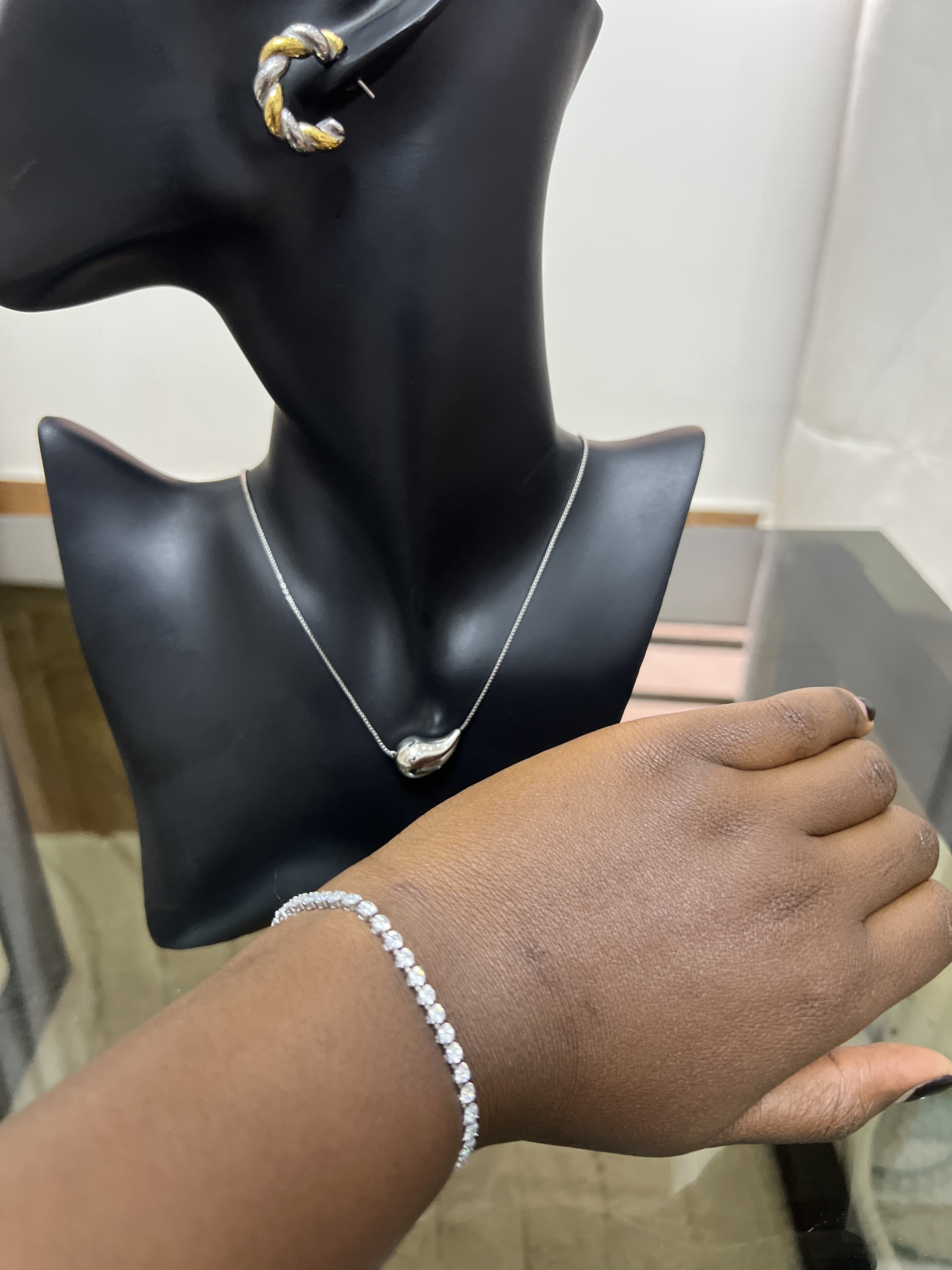 Smooth Teardrop Silver Necklace 