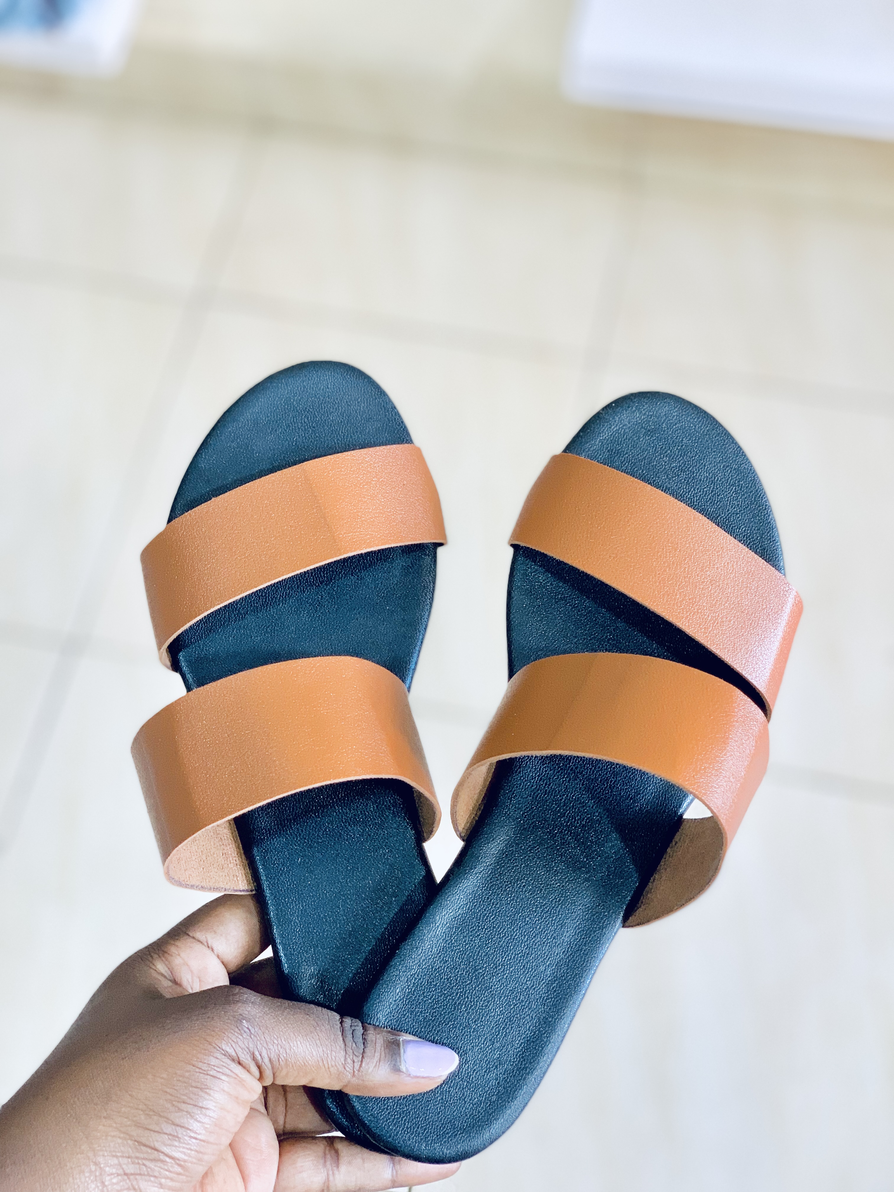 Flat open shoes