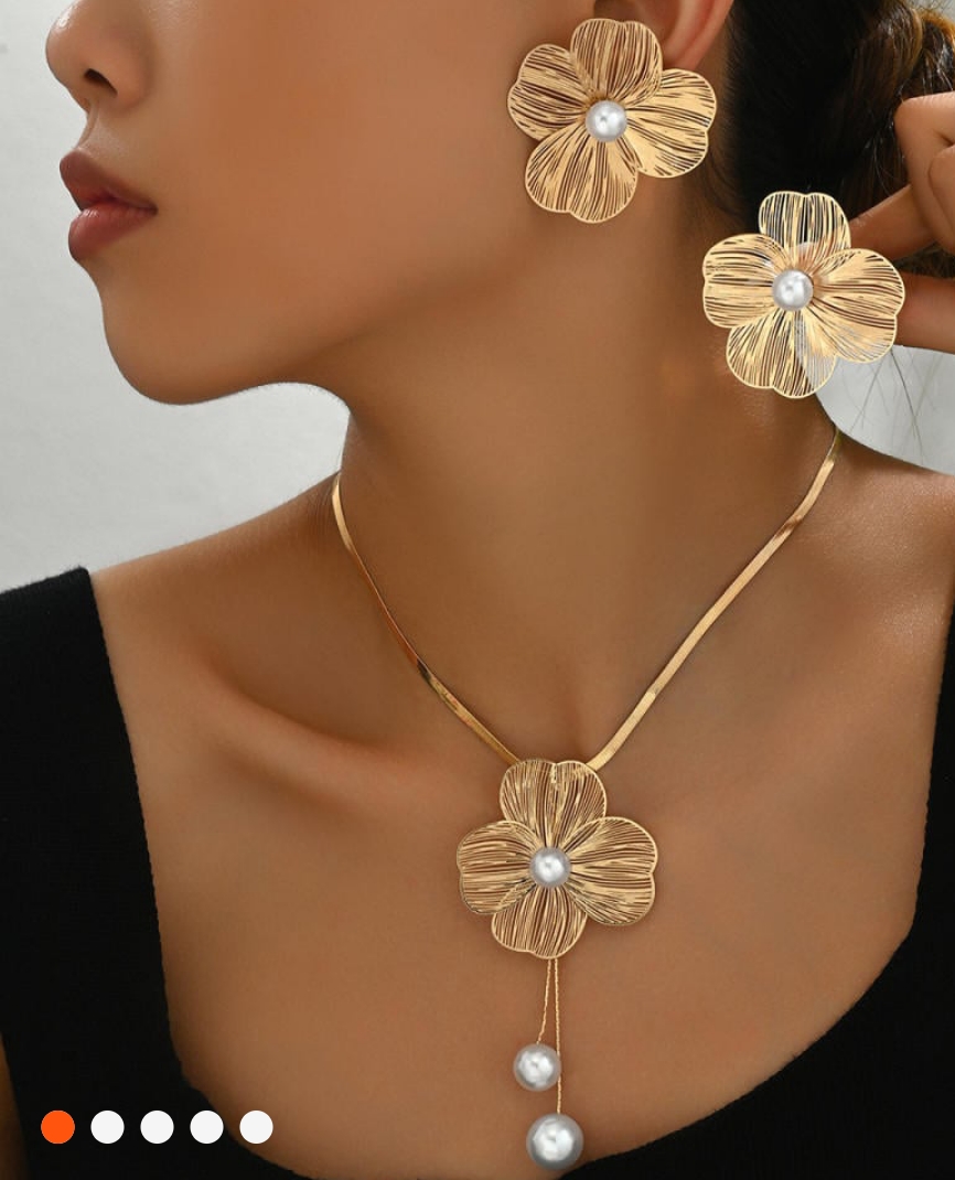 Gold plated metallic flower pendant
