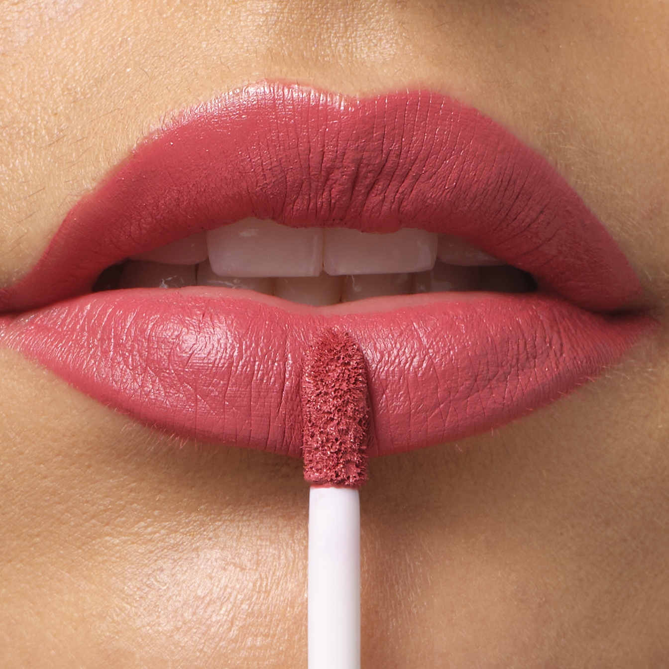 LIP GLOW EBONY