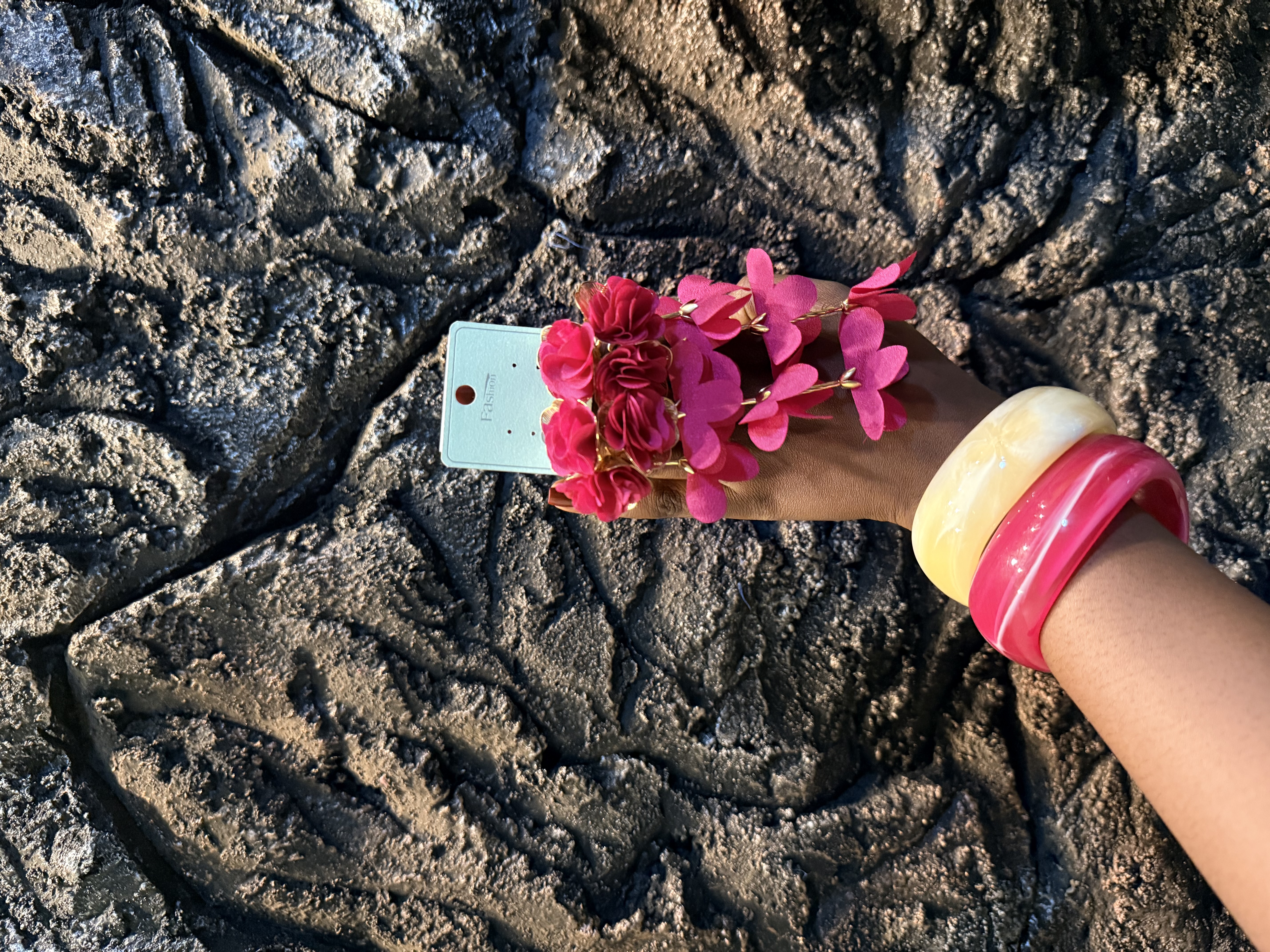 Earings and bangle accessories