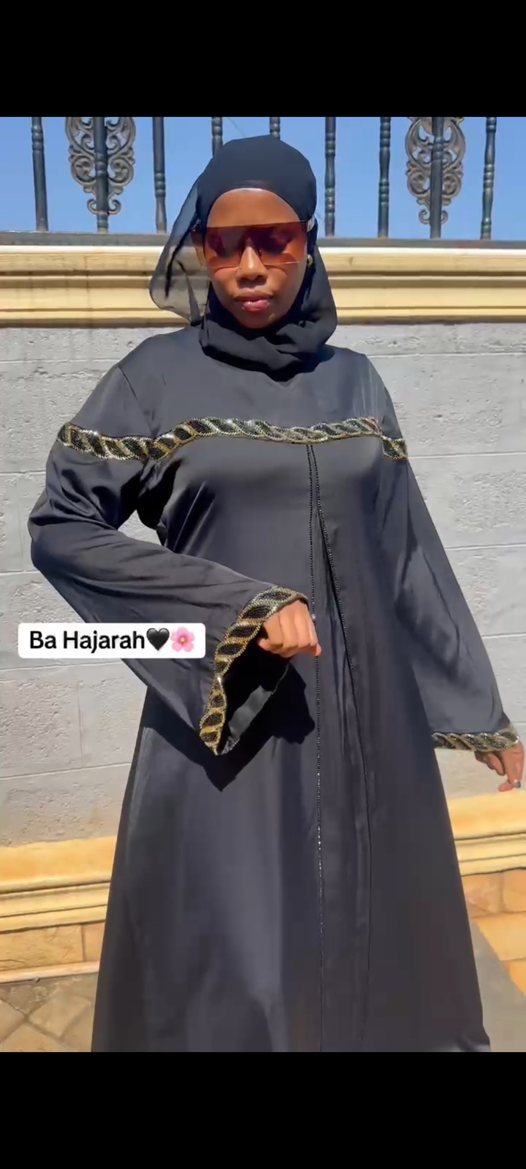Black gold detail abaya