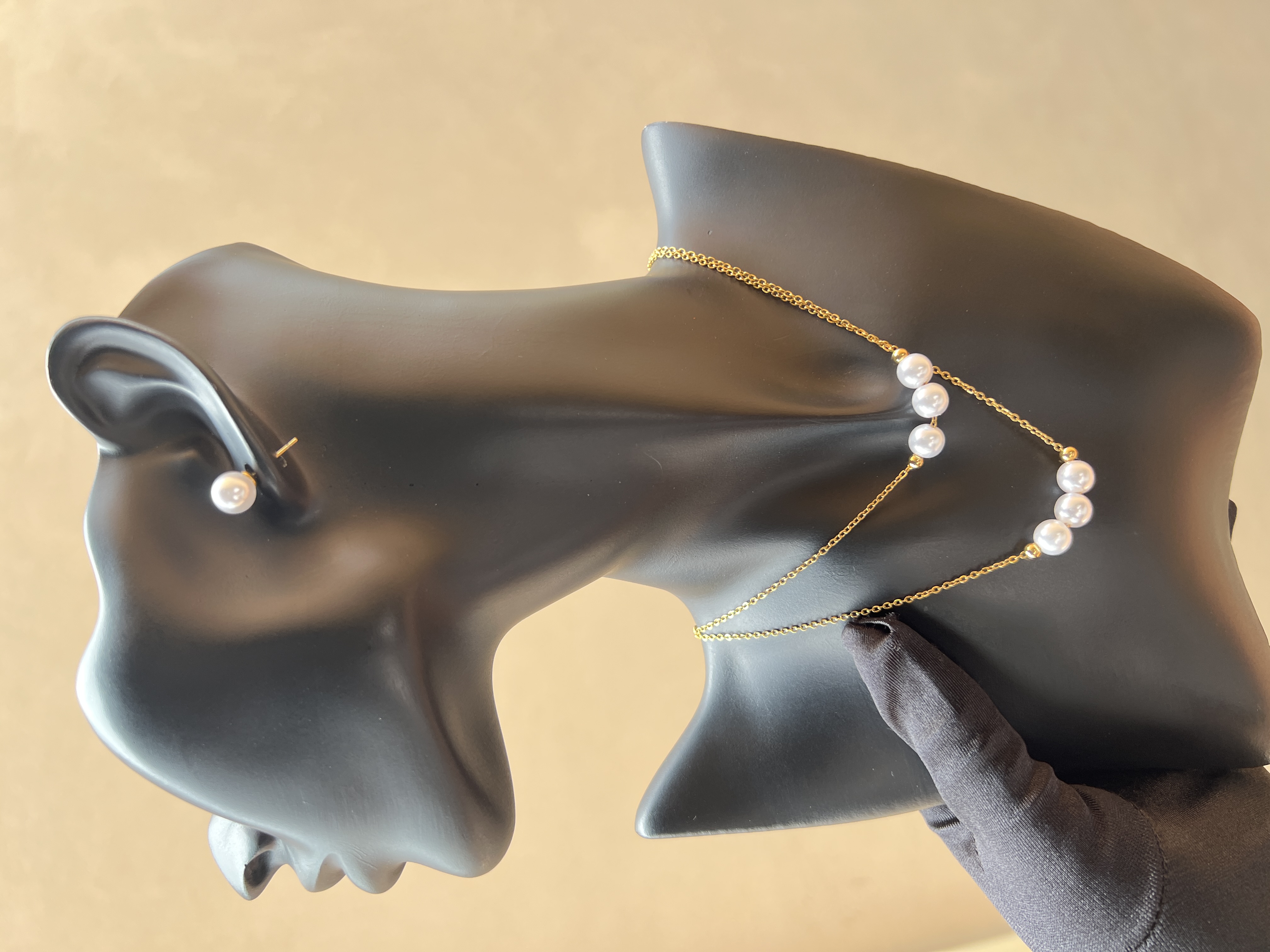 Necklace and earrings pearl set 