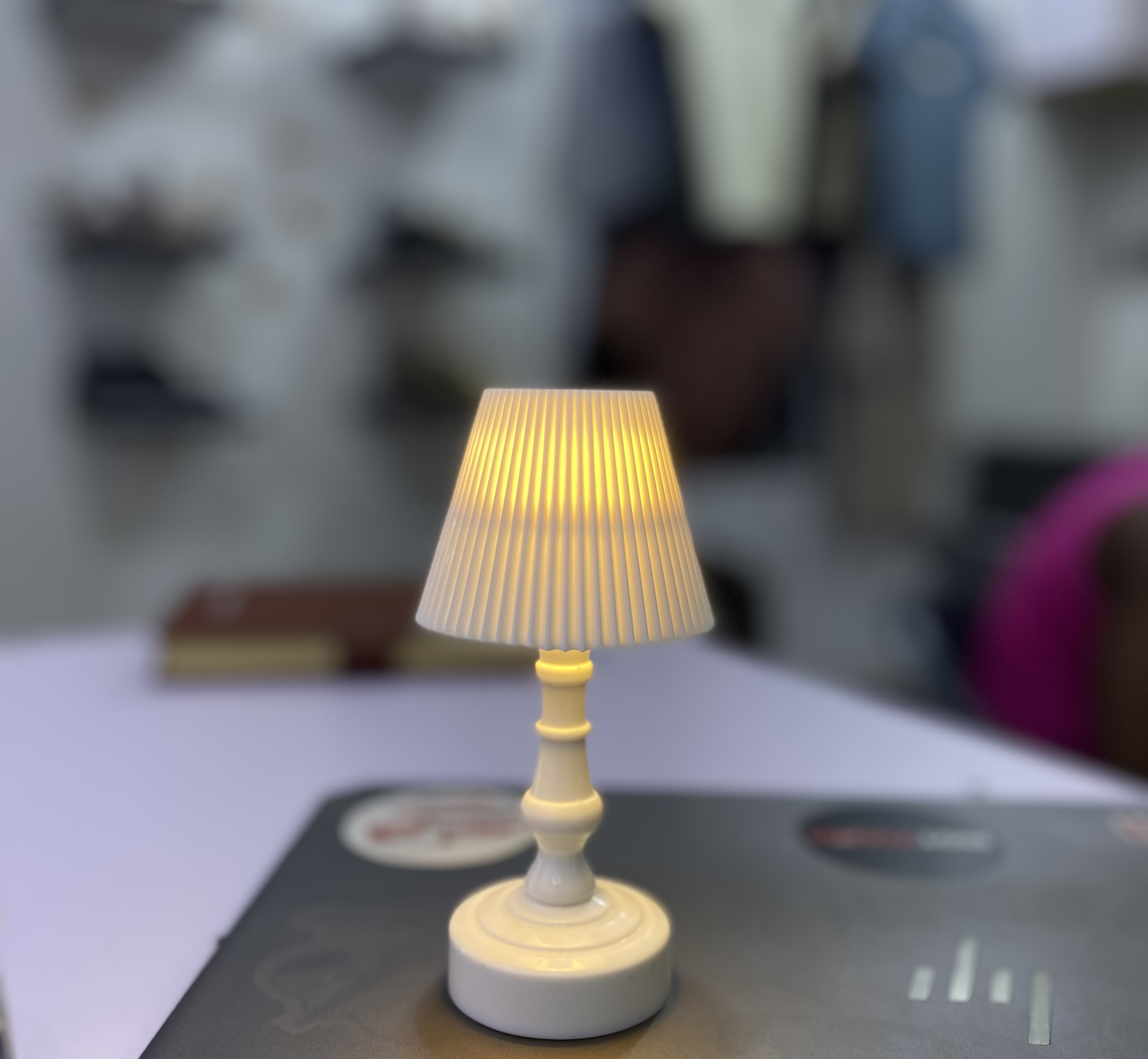 Pleated Shellflower Bud Button Battery LED Table Lamps
