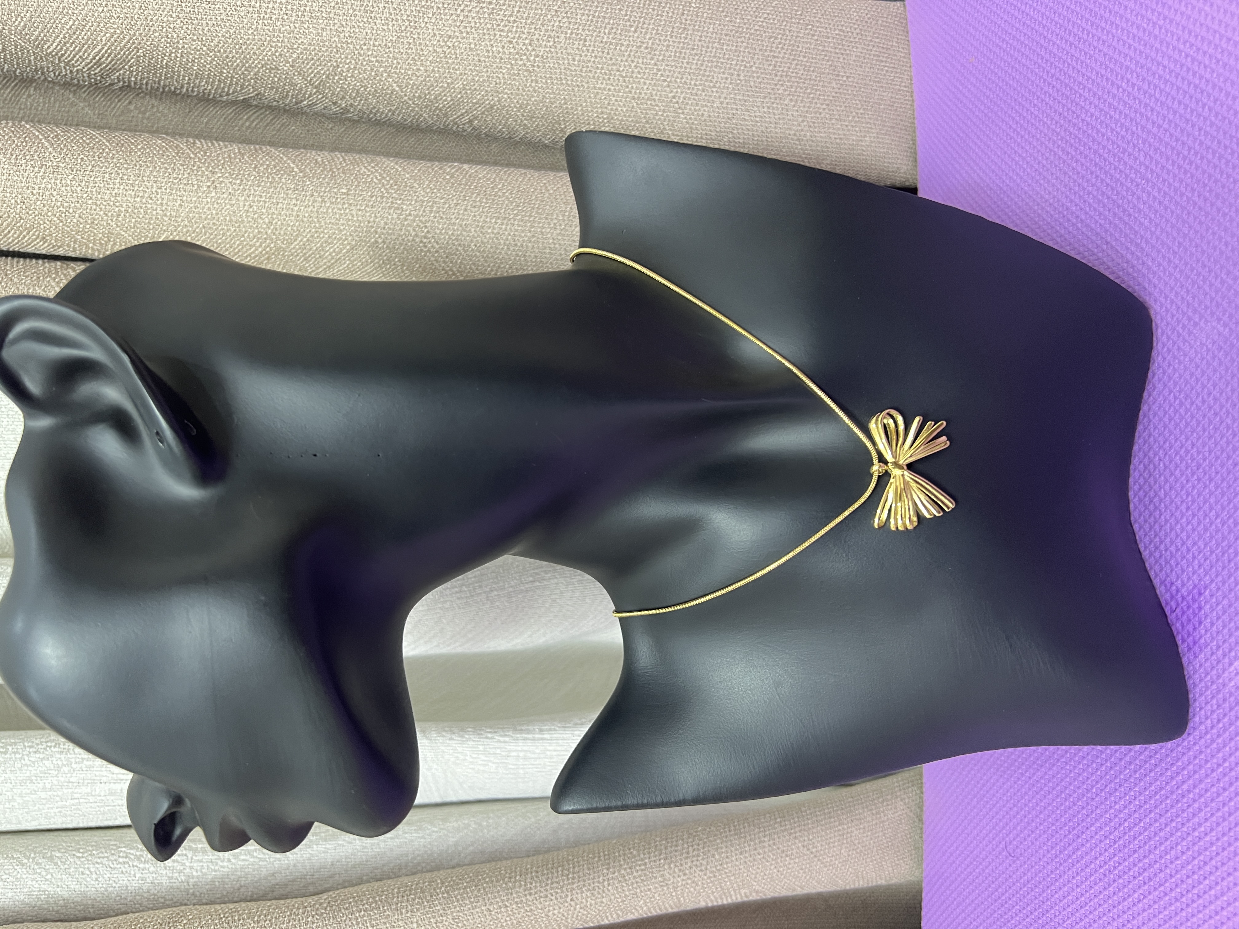 Gold flower necklace 