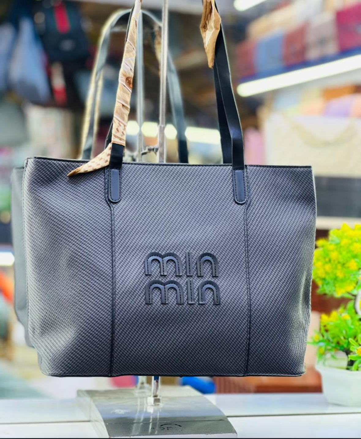MIN MIN Textured Tote Bag 