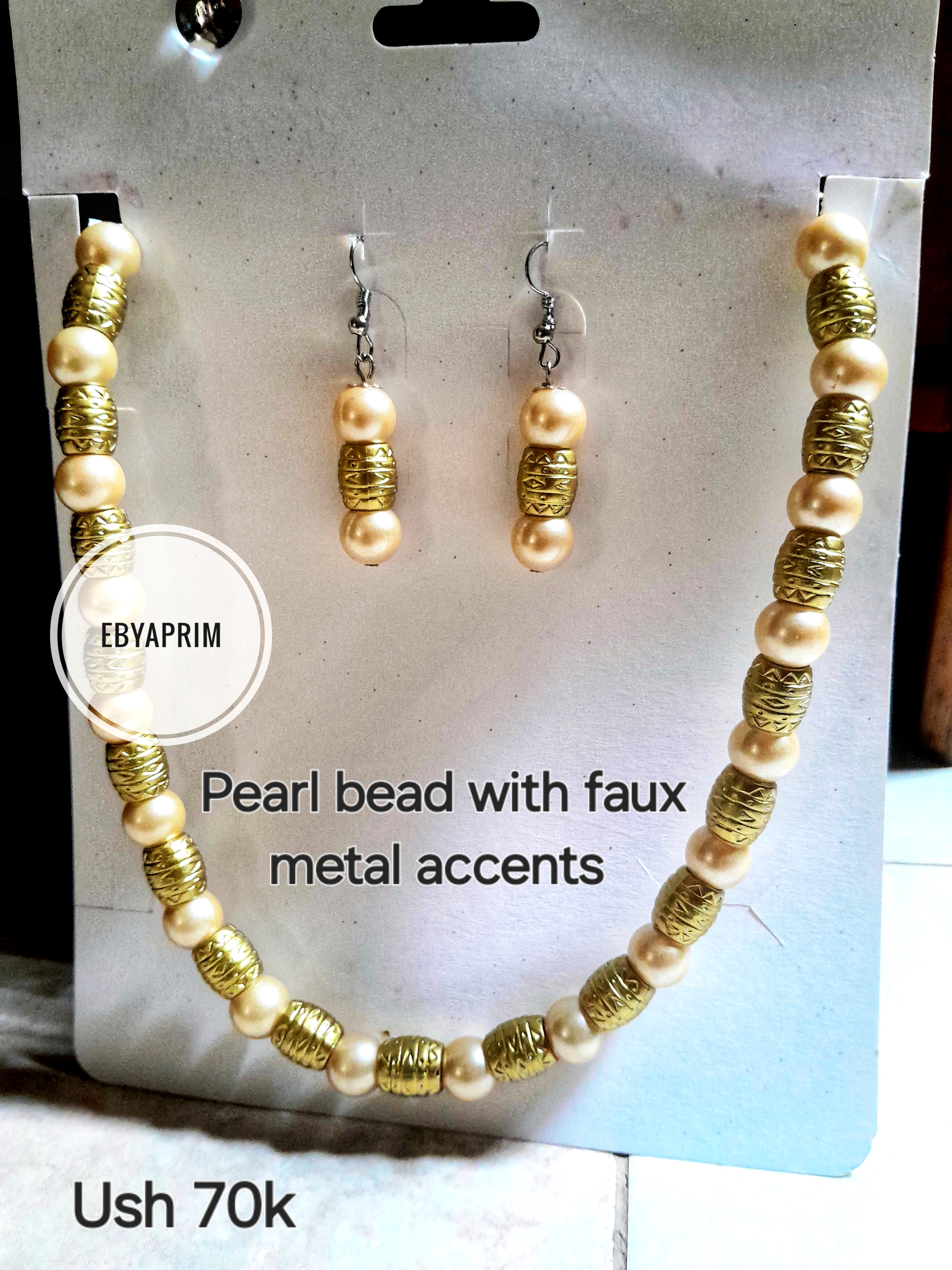 Pearl bead with faux gold accent beaded set